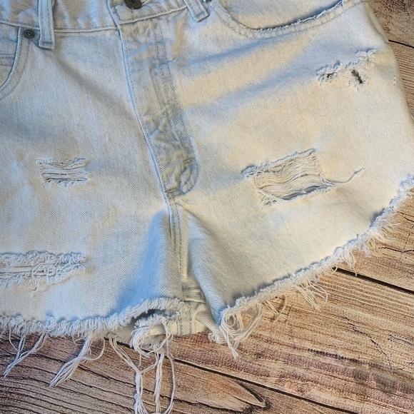 VINTAGE Lee High Waist Cutoff Jean Shorts - Picture 5 of 8
